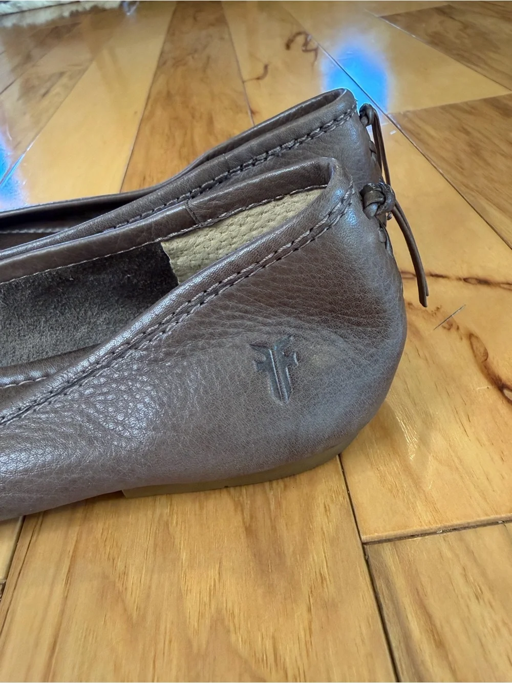 FRYE Regina Grey Leather Pointed Toe Ballet Flats Whipstitch Back Heel Tie 7.5